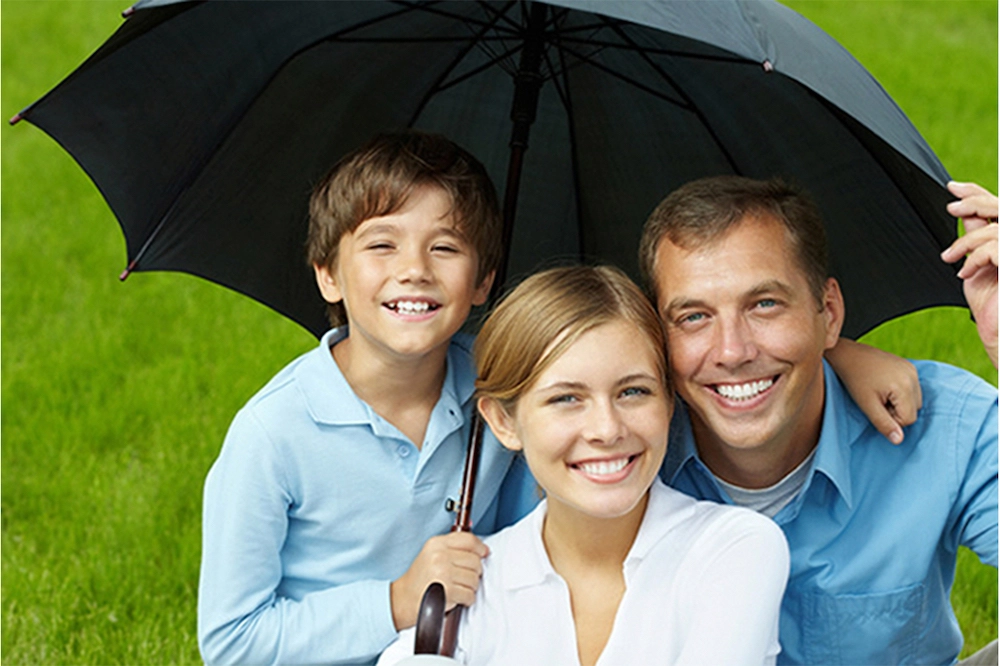 personal-umbrella-insurance- family photo umbrella